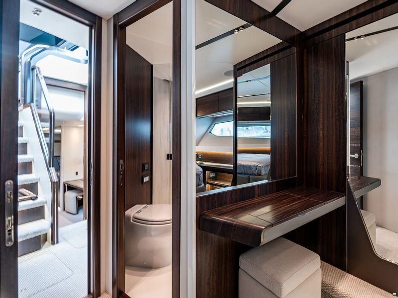 Sunseeker Predator 65
