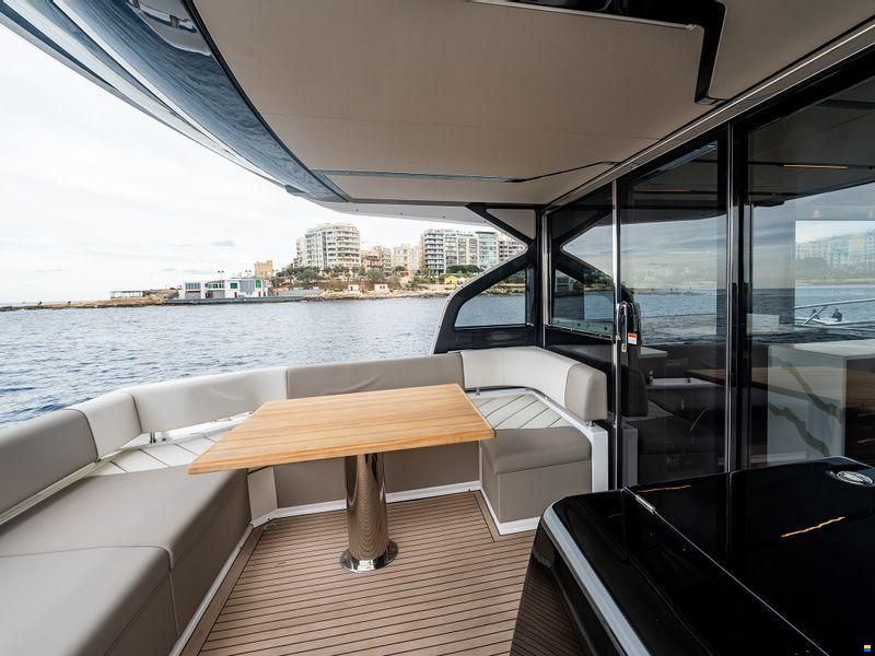Sunseeker Predator 65