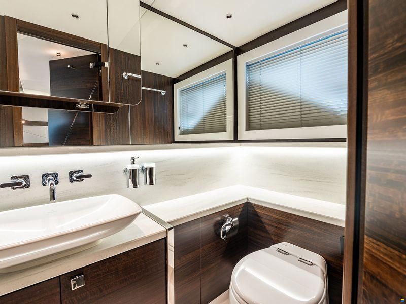 Sunseeker Predator 65