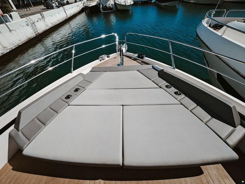 Sunseeker Predator 65