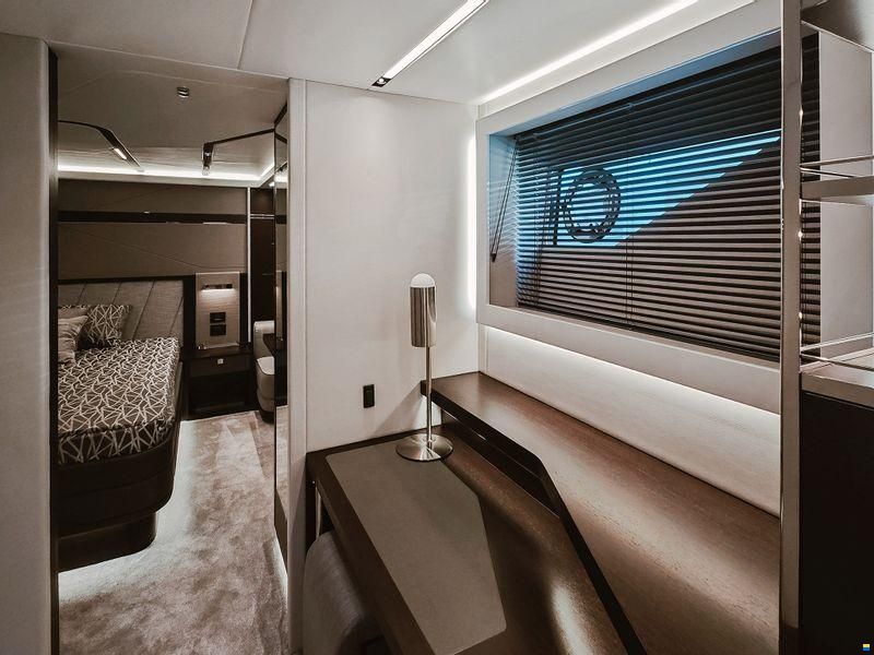 Sunseeker Predator 65