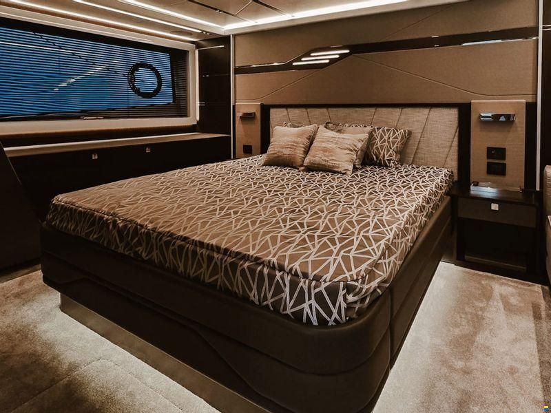Sunseeker Predator 65