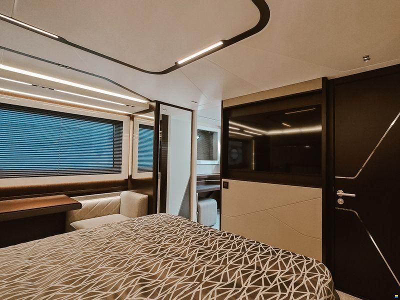 Sunseeker Predator 65