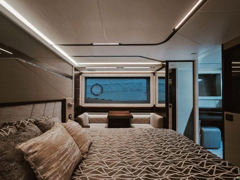 Sunseeker Predator 65