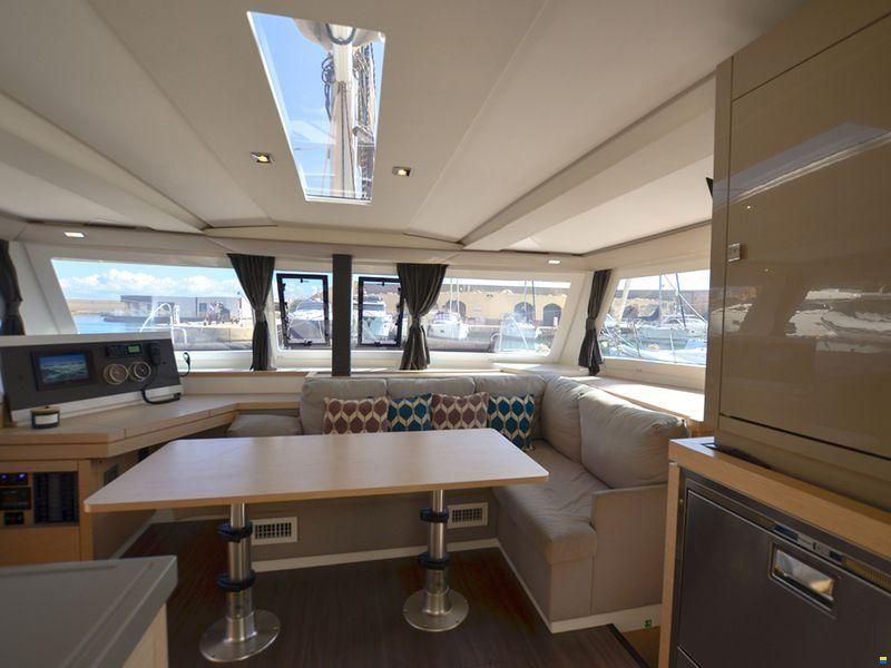 Fountaine Pajot Lucia 40