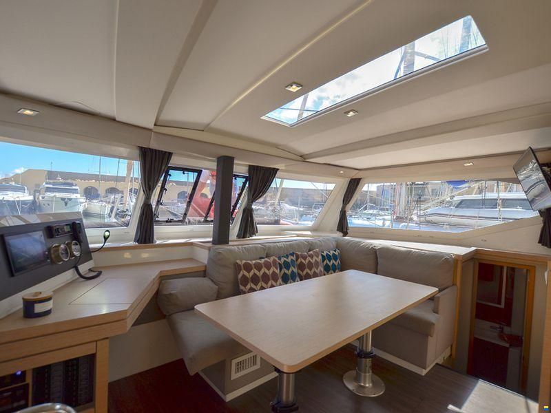 Fountaine Pajot Lucia 40