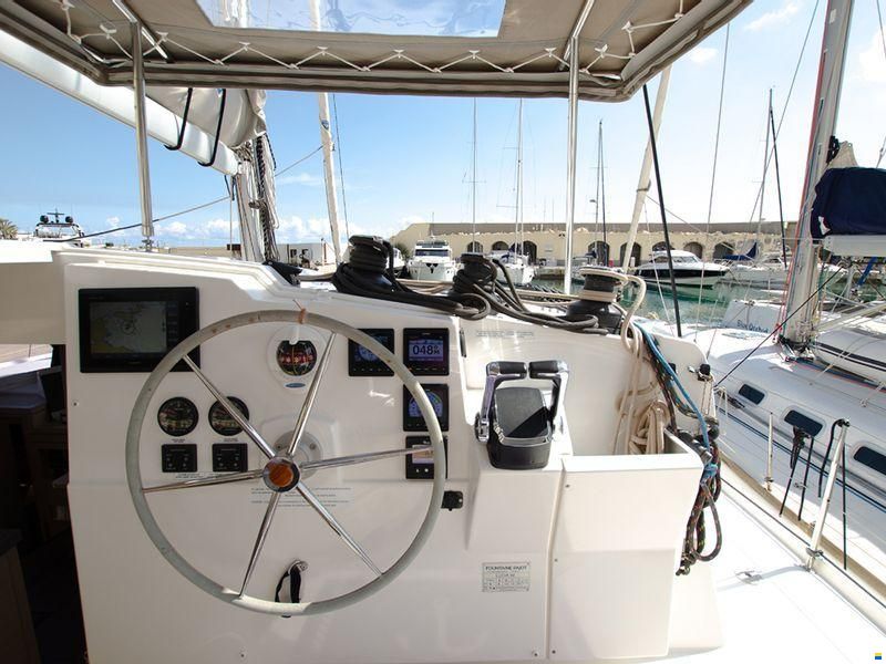 Fountaine Pajot Lucia 40
