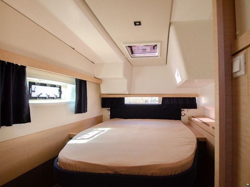 Fountaine Pajot Lucia 40