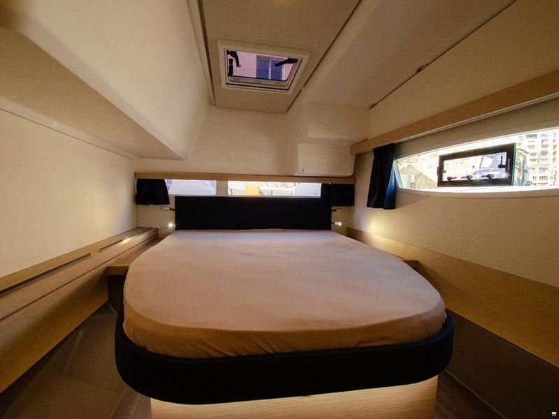Fountaine Pajot Lucia 40