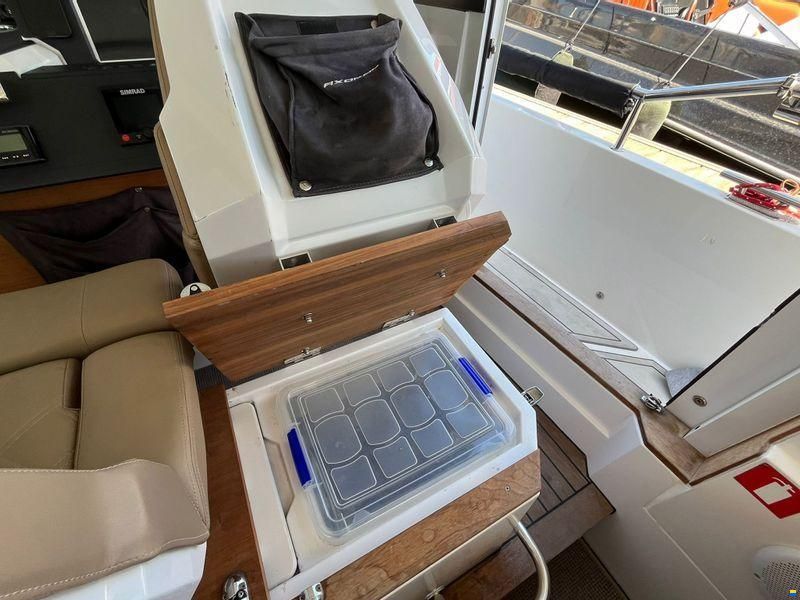 Axopar 28 Cabin