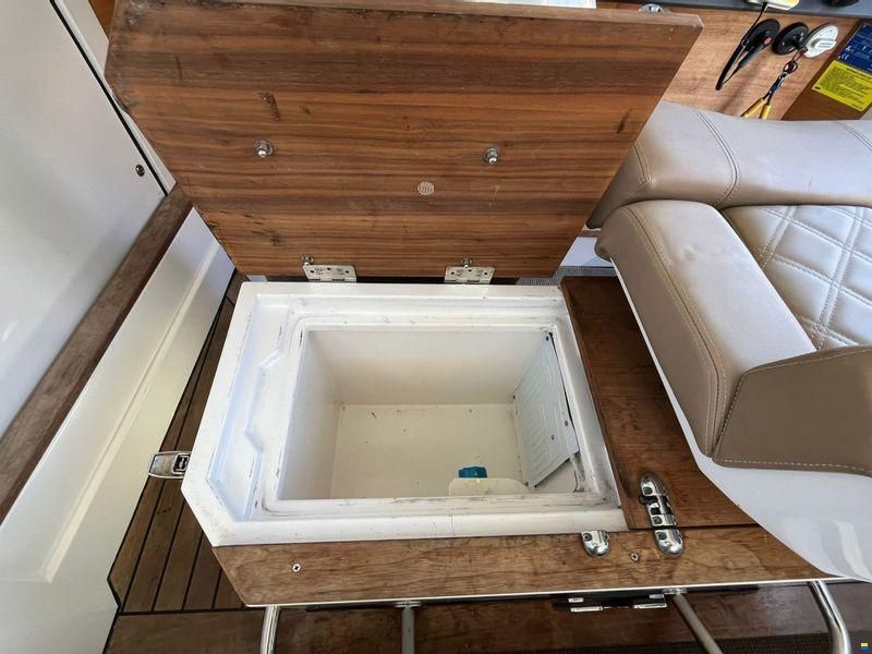 Axopar 28 Cabin