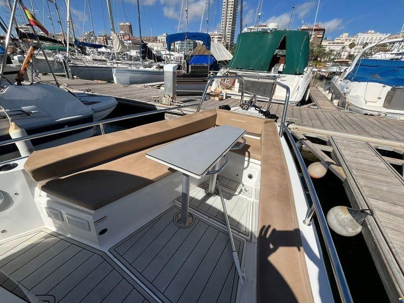Axopar 28 Cabin