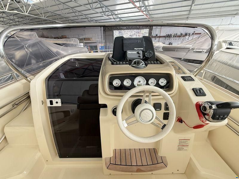 Invictus Yachts 280 GT