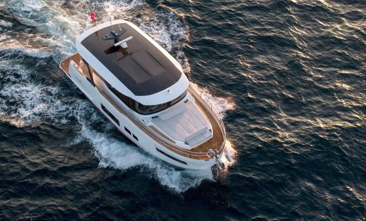 SIRENA 48 COUPE HYBRID