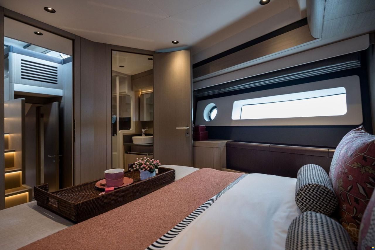SIRENA 48 COUPE HYBRID