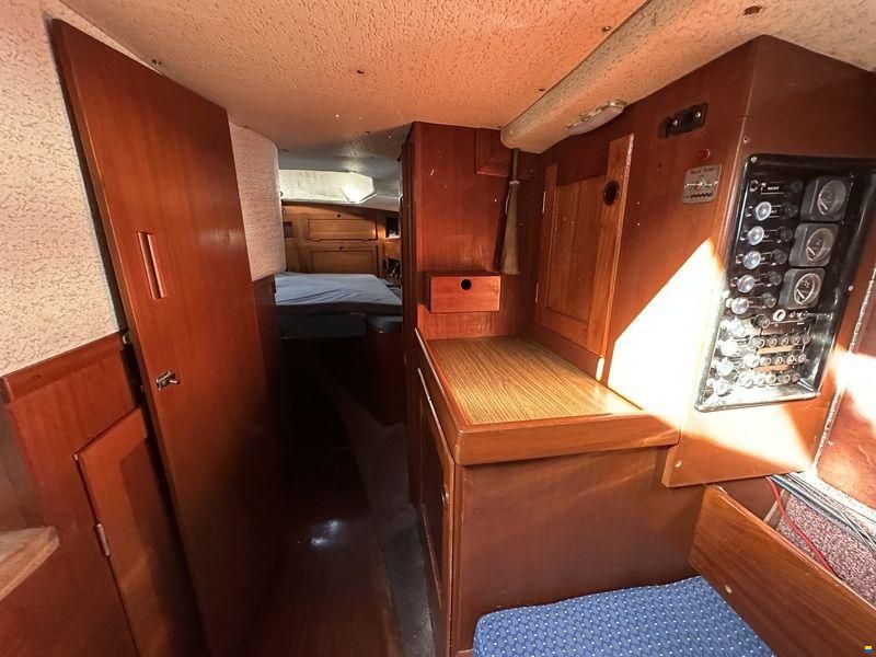 Hallberg Rassy 352