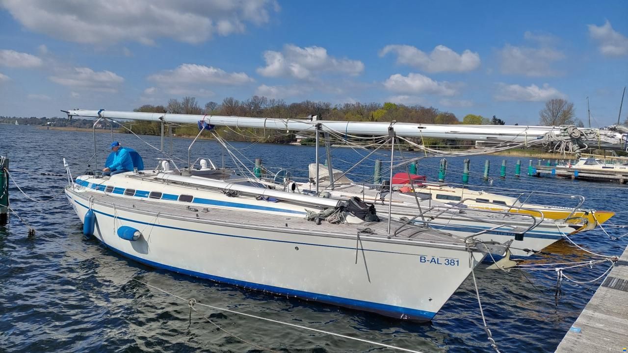 Bavaria 370 Lagoon