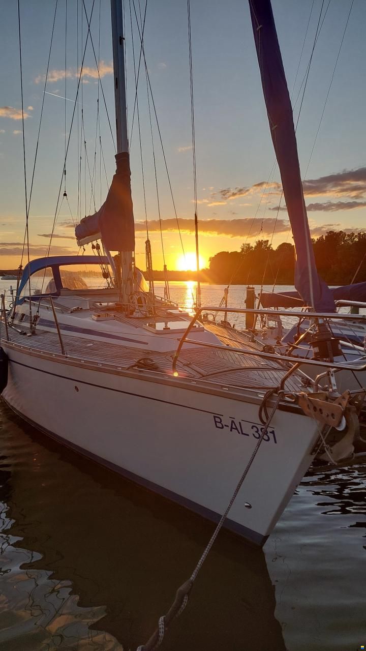 Bavaria 370 Lagoon