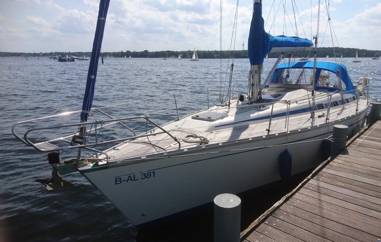 Bavaria 370 Lagoon