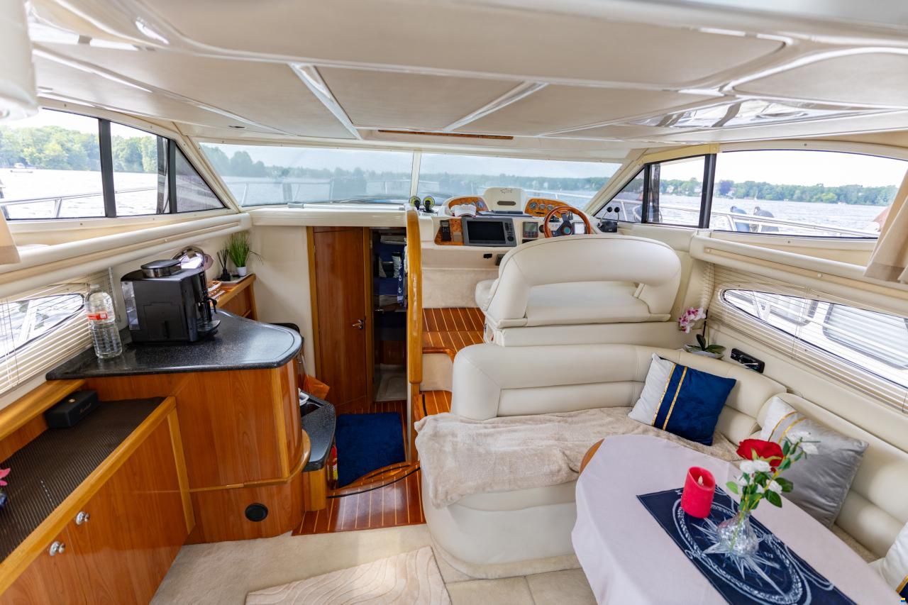 Sealine F37 Flybridge