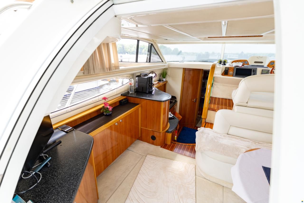 Sealine F37 Flybridge