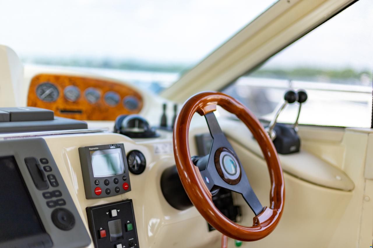 Sealine F37 Flybridge