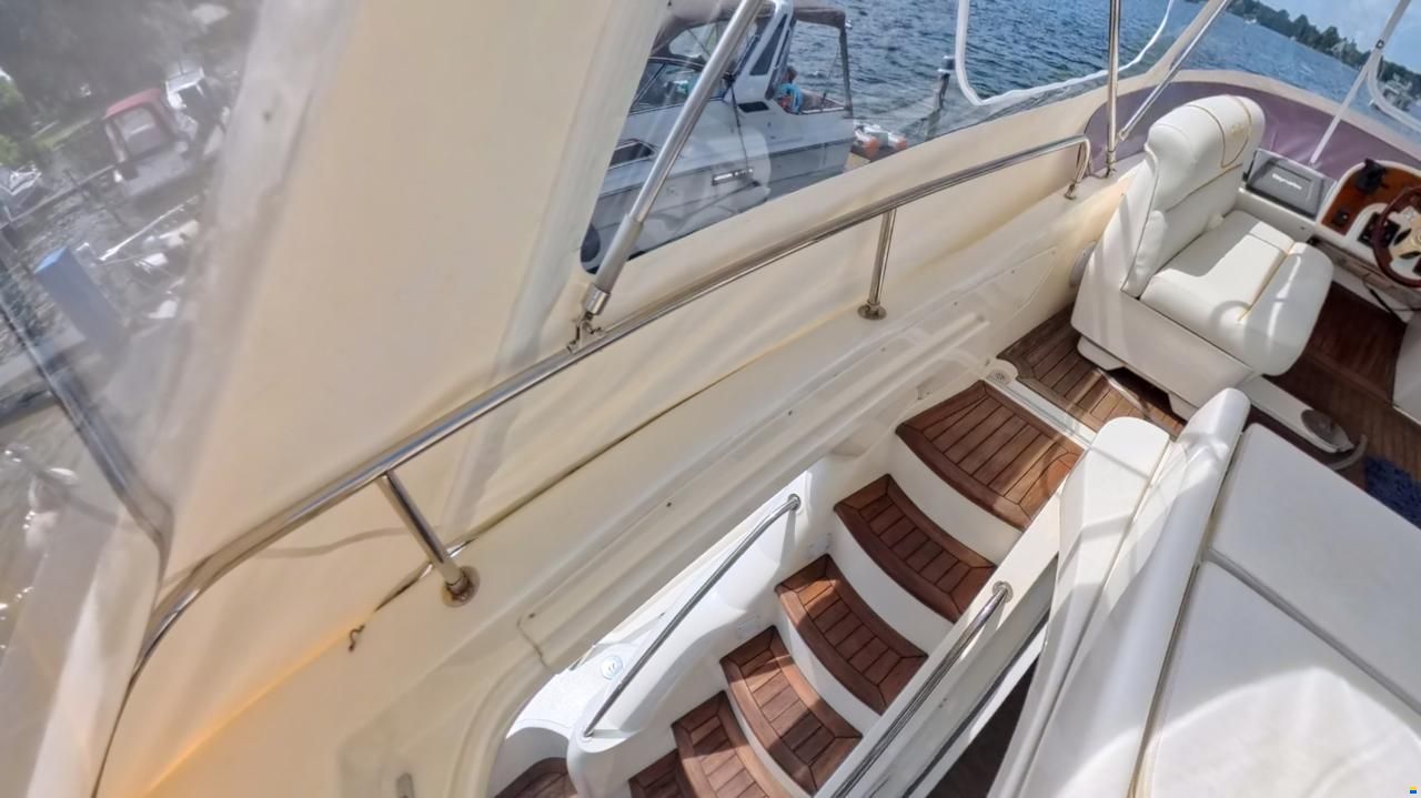 Sealine F37 Flybridge