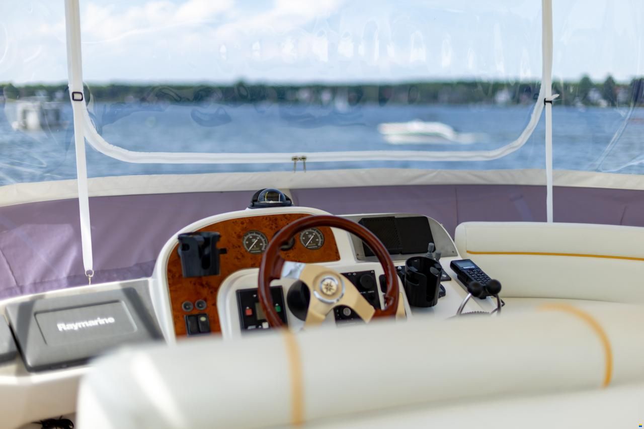 Sealine F37 Flybridge