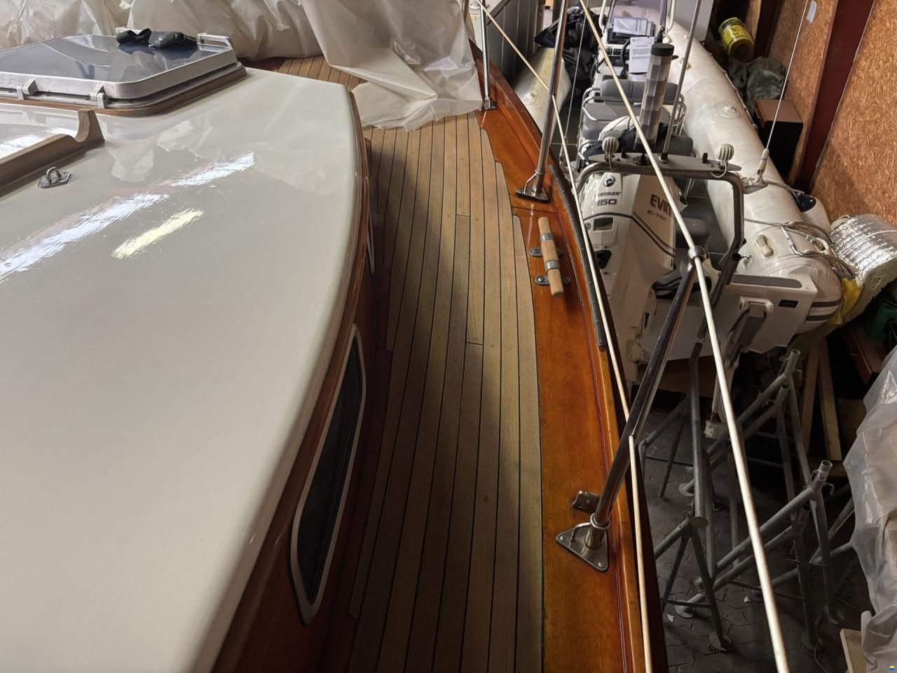 33 Fod Mahogny Ketch