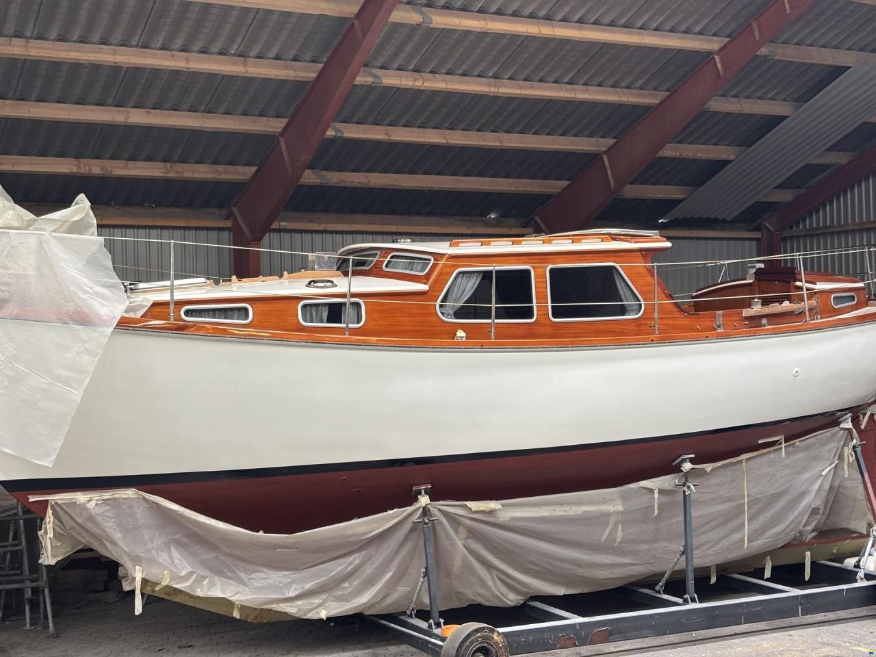 33 Fod Mahogny Ketch