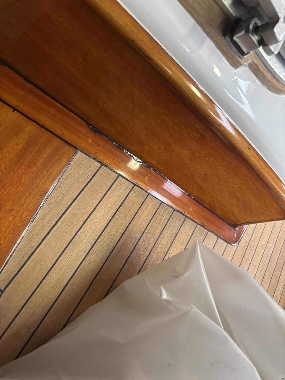 33 Fod Mahogny Ketch