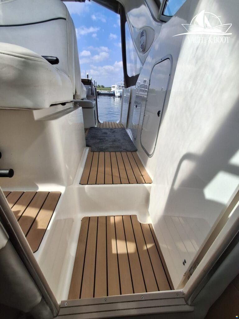 Maxum 2900 SCR
