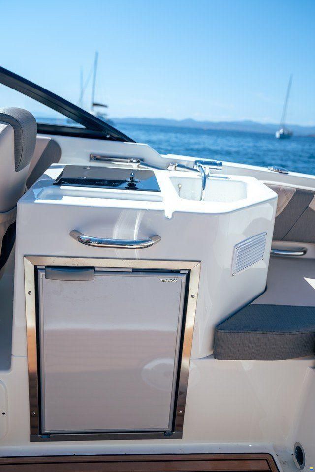 Bayliner VR6 CUDDY OUTBOARD