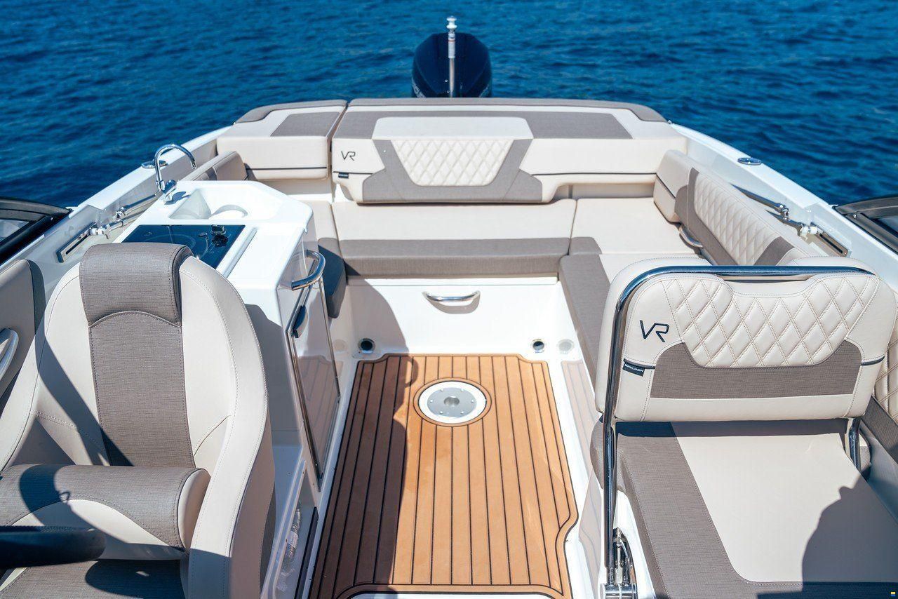 Bayliner VR6 CUDDY OUTBOARD