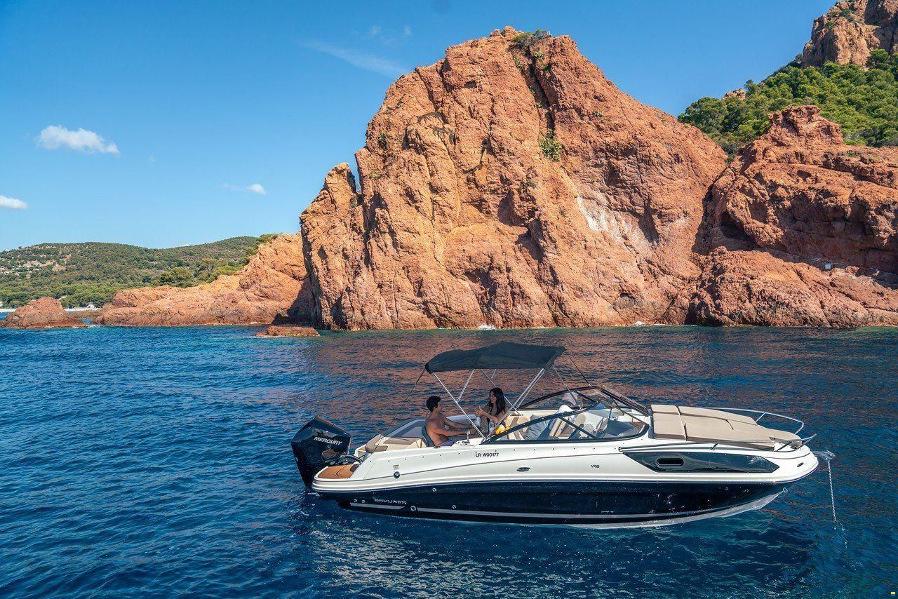 Bayliner VR6 CUDDY OUTBOARD