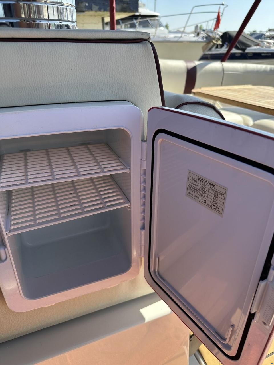 Maxum 2300
