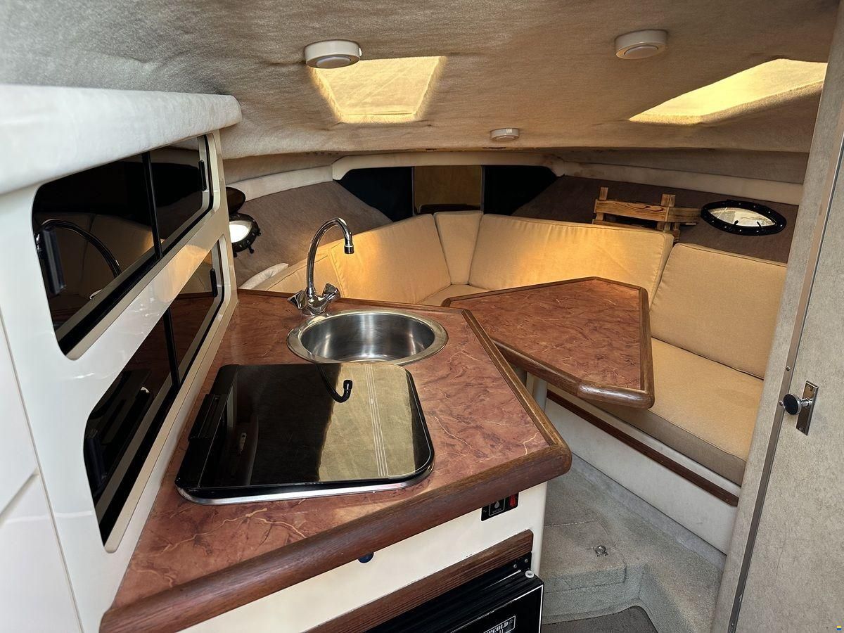 Maxum 2300