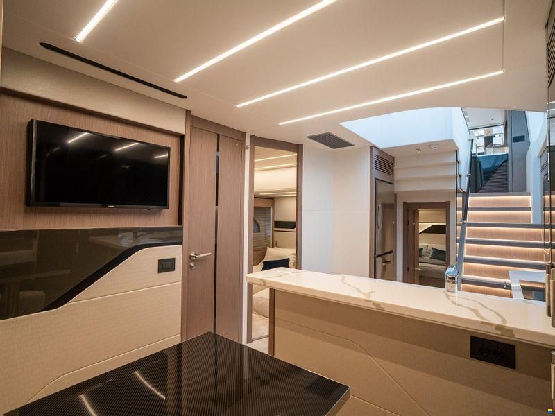 Sunseeker 74 Sport Yacht