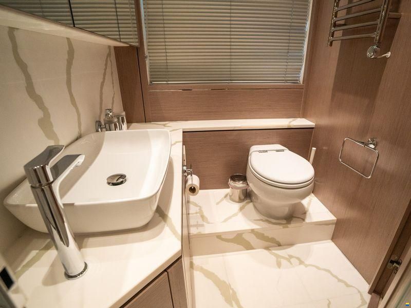 Sunseeker 74 Sport Yacht