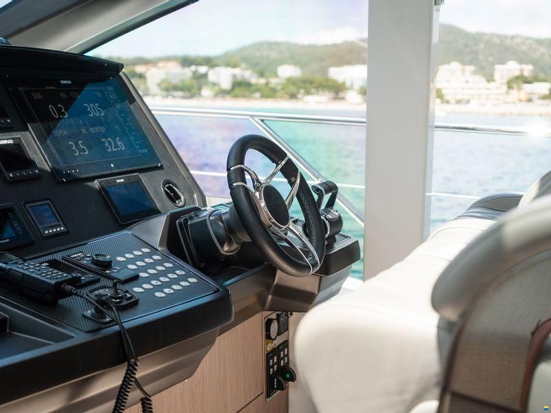 Sunseeker 74 Sport Yacht