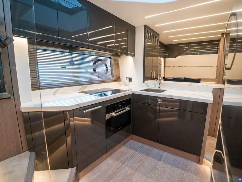 Sunseeker 74 Sport Yacht