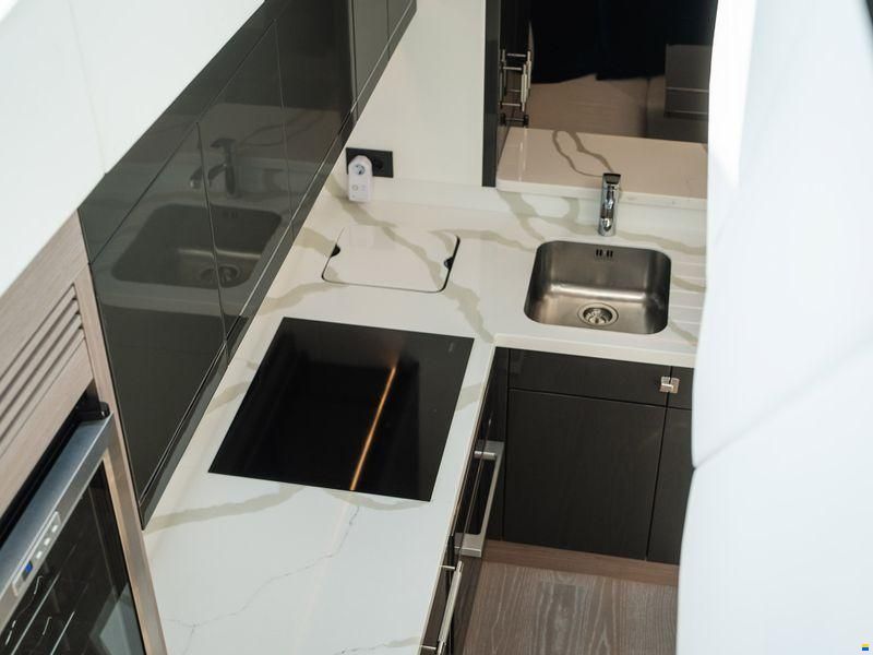 Sunseeker 74 Sport Yacht