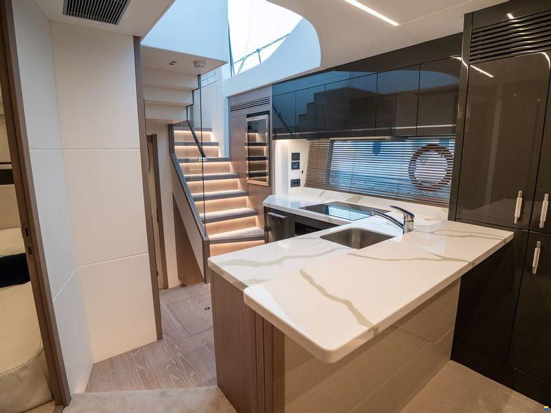 Sunseeker 74 Sport Yacht