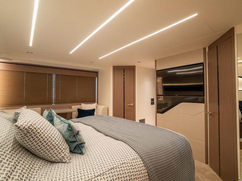 Sunseeker 74 Sport Yacht