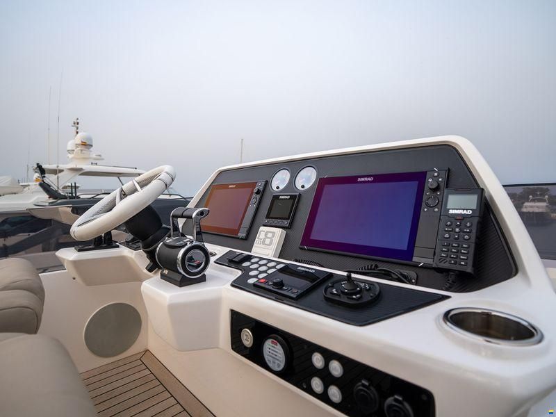 Sunseeker 74 Sport Yacht