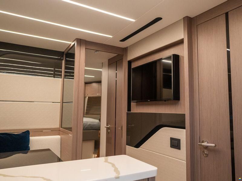 Sunseeker 74 Sport Yacht