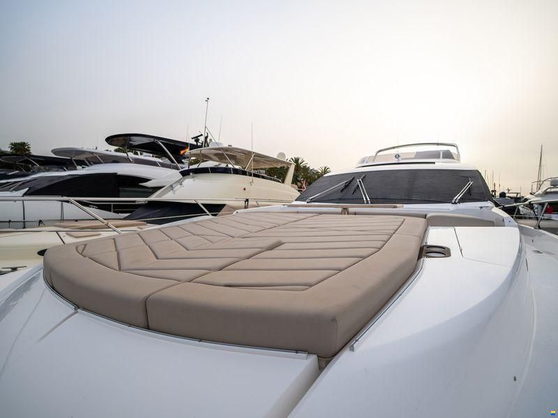 Sunseeker 74 Sport Yacht