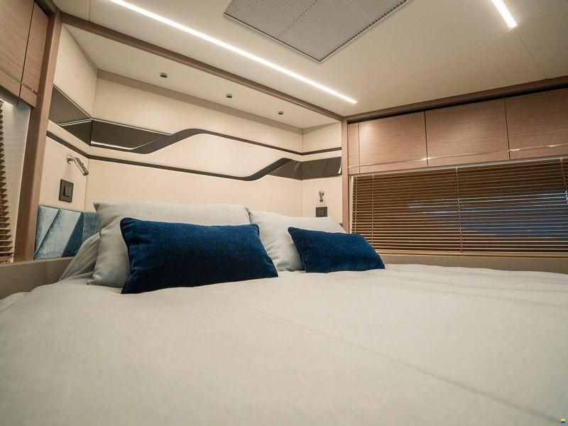 Sunseeker 74 Sport Yacht