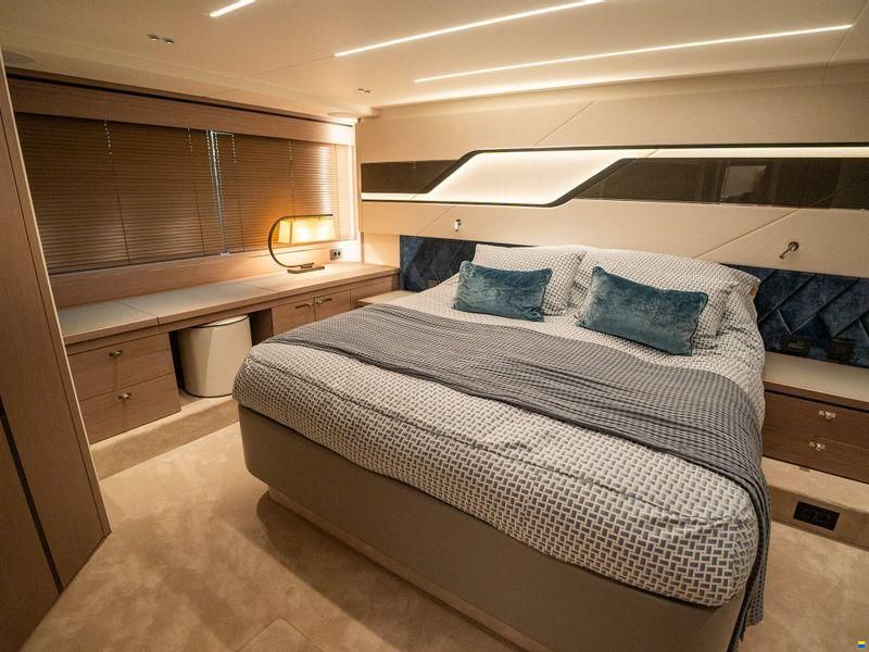 Sunseeker 74 Sport Yacht