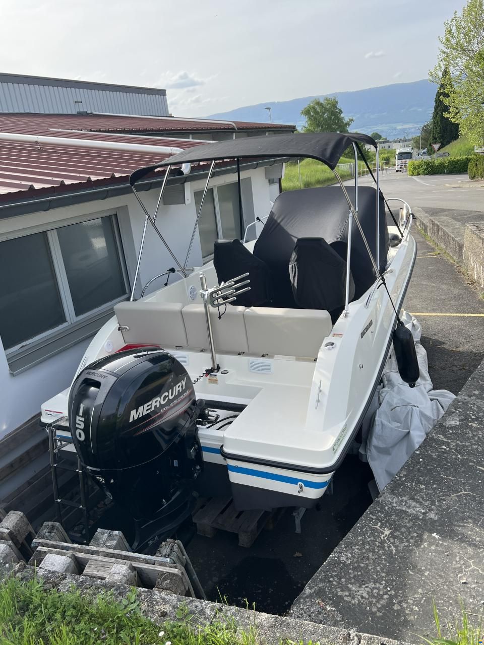 Quicksilver Activ 605